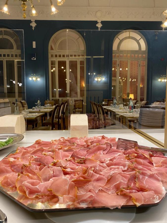סלסומאג'יורה טרמה Grand Hotel Regina Salsomaggiore מראה חיצוני תמונה